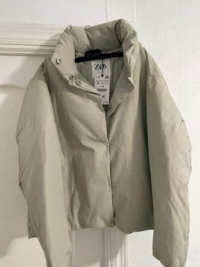 Cazadora acolchada tipo plumas sintetico