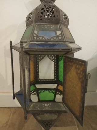Lámparas orientales de hierro forjado y vidrio