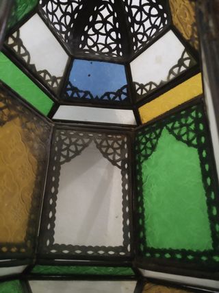 Lámparas orientales de hierro forjado y vidrio