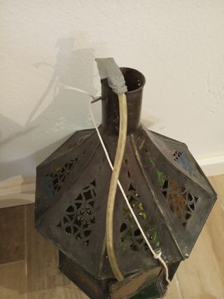 Lámparas orientales de hierro forjado y vidrio
