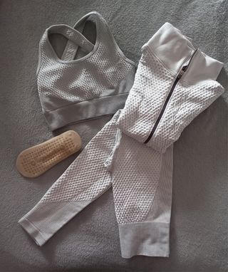 Conjunto ropa yoga a estrenar