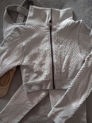 Conjunto ropa yoga a estrenar