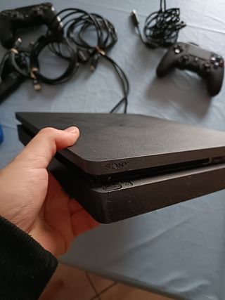 PS4 (CONSOLLE) SLIM