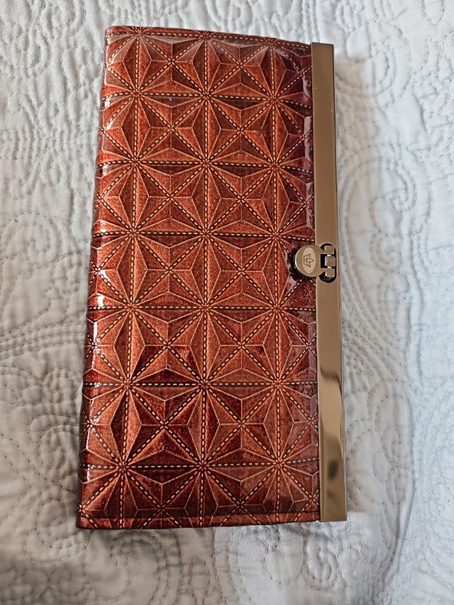 Cartera marrón Charol