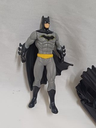 personaggio batman 12cm + moto cm 10