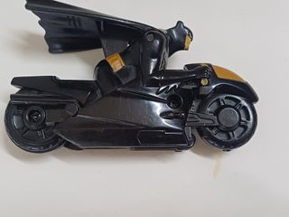 personaggio batman 12cm + moto cm 10