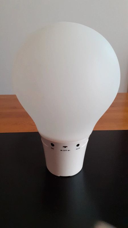 Lampada Smart a Led Multicolore con Speaker