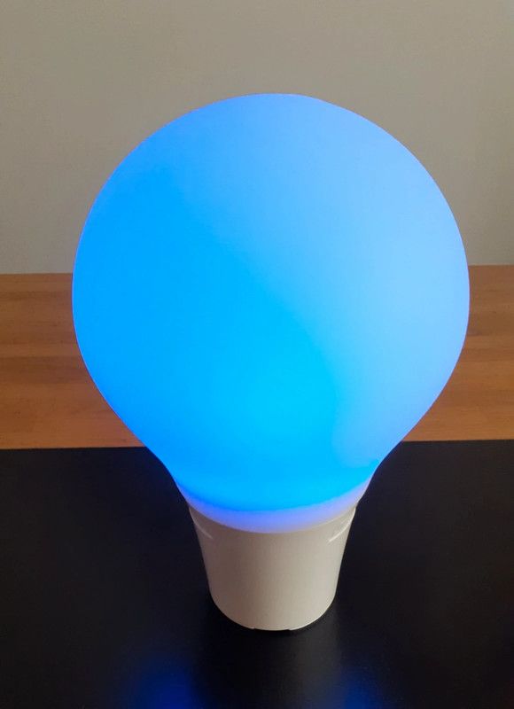 Lampada Smart a Led Multicolore con Speaker