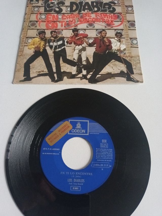 SINGLES LOS DIABLOS