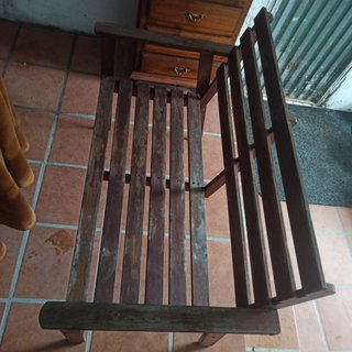 Banco de madera y mesa