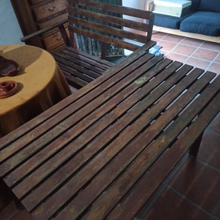 Banco de madera y mesa