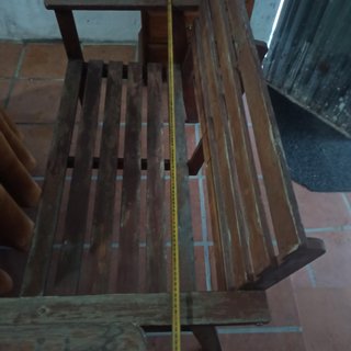 Banco de madera y mesa