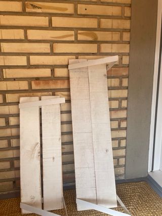 Estanterias. Blancas. Madera y metal. Nuevas.