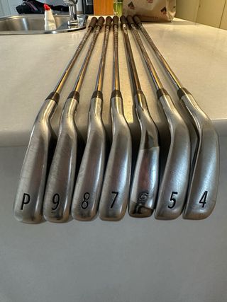 Juego de palos hierros taylormade cleveland