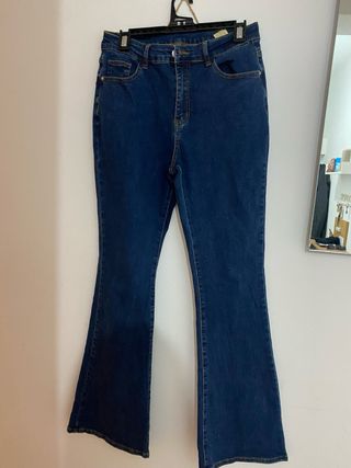 Pantalon vaquero campana