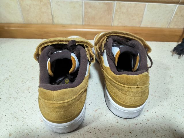 Adidas forum marrones