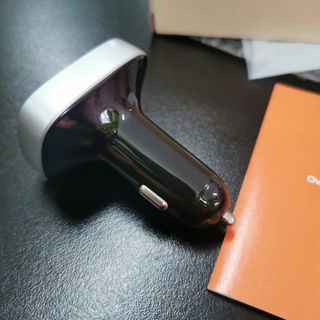 Cargador y adaptador coche con LED