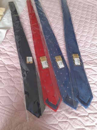 Corbatas nuevas