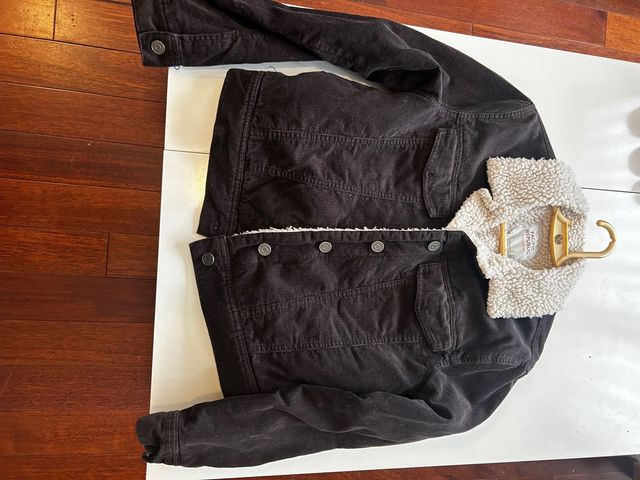 Cazadora de pana negra