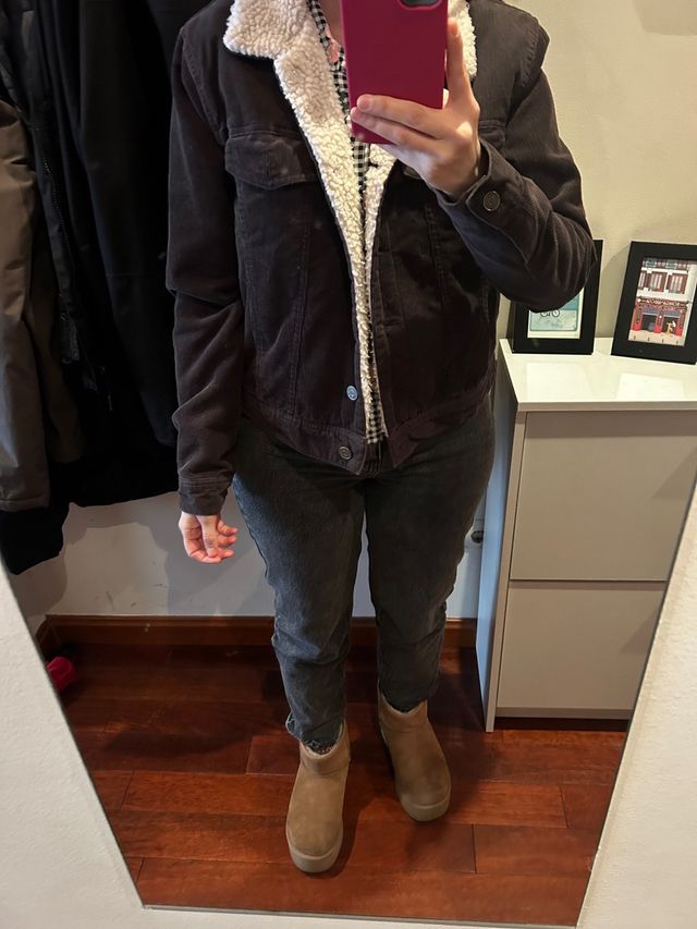 Cazadora de pana negra