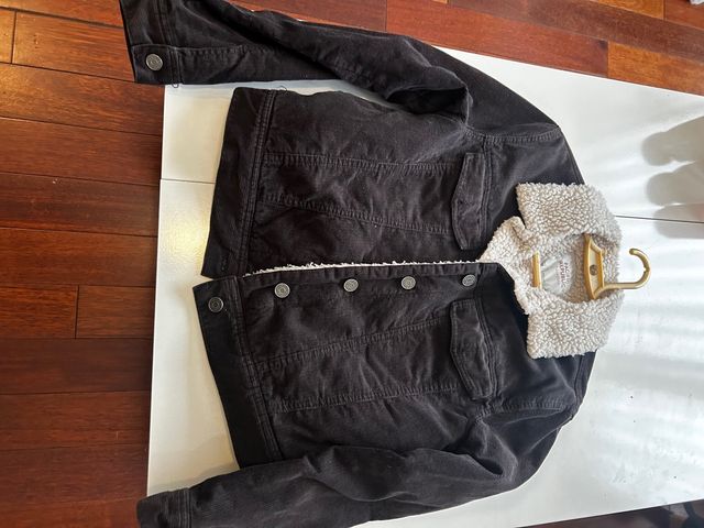 Cazadora de pana negra