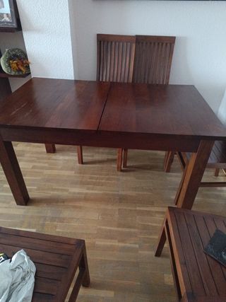 Conjunto de mesas y sillas