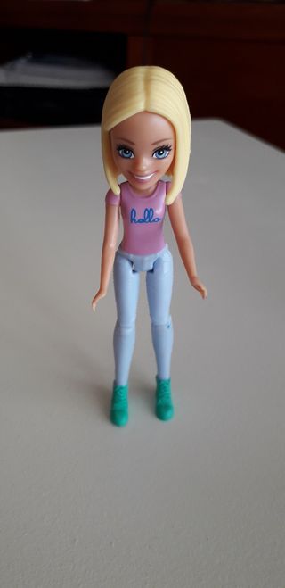 Varias figuras juguetes