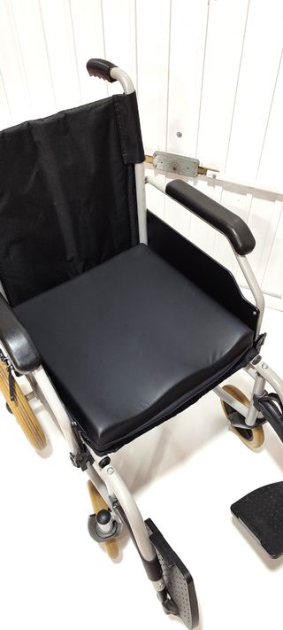 Silla de ruedas plegable