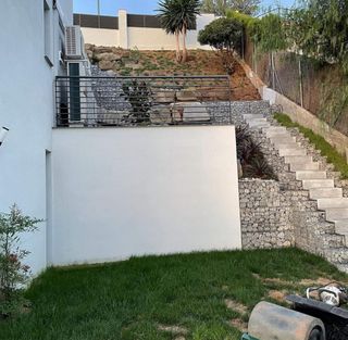 Césped artificial y servicio de jardinería 