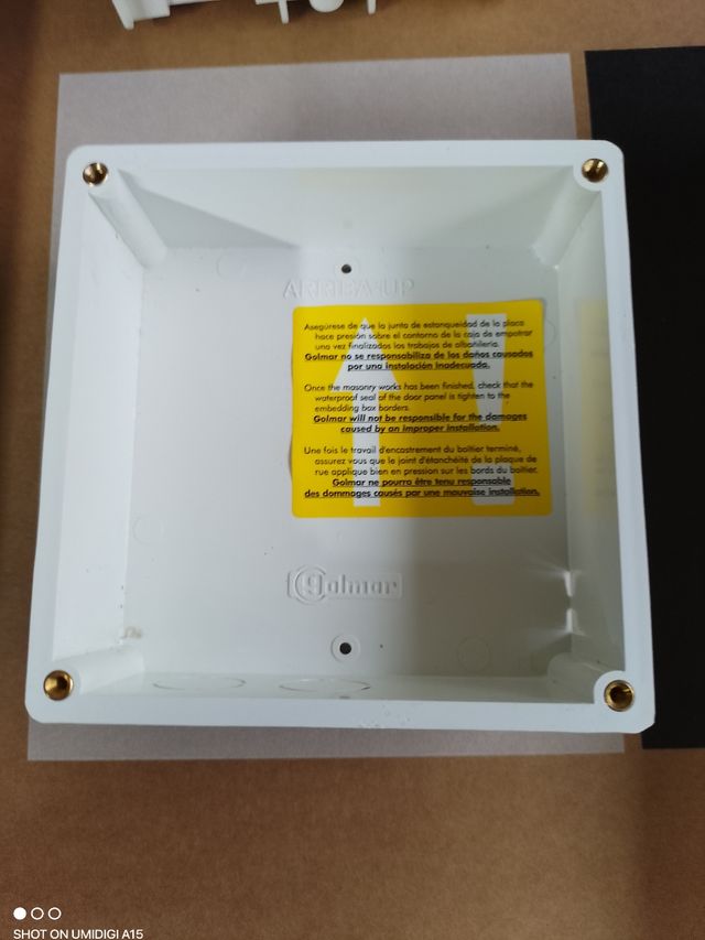 Cajas de empotrar para telefonillo.
