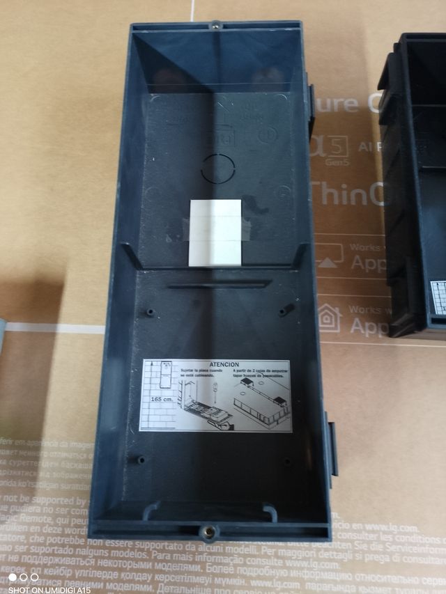 Cajas de empotrar para telefonillo.