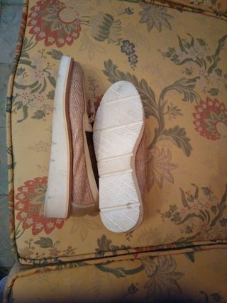 Zapatos de piel.