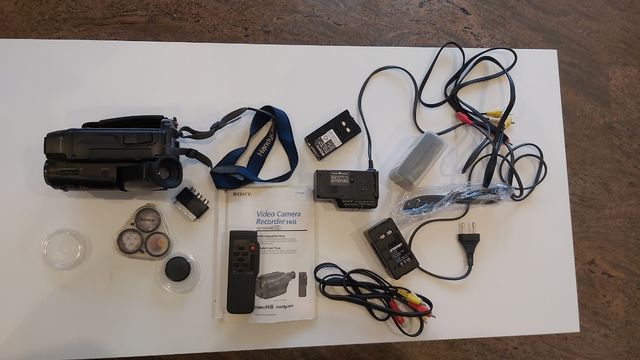 Videocamera Sony CCD-TR750E