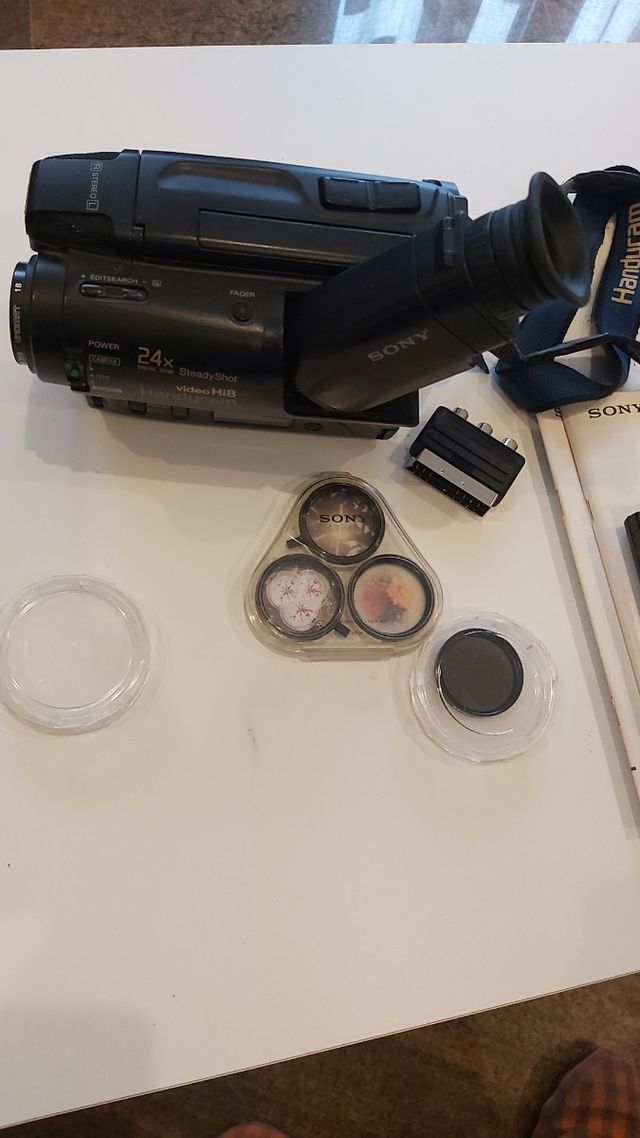 Videocamera Sony CCD-TR750E