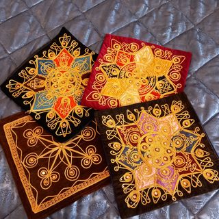 Federe 40x40 in velluto e ricami orienta