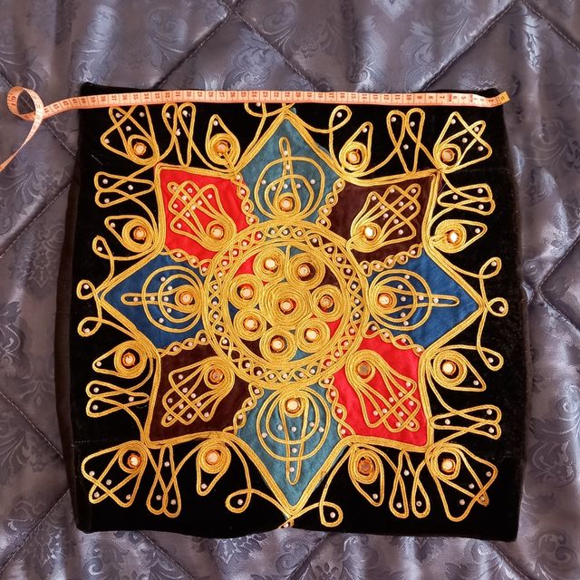 Federe 40x40 in velluto e ricami orienta