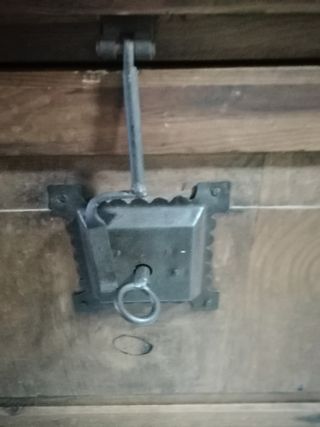 Mueble botellero de madera