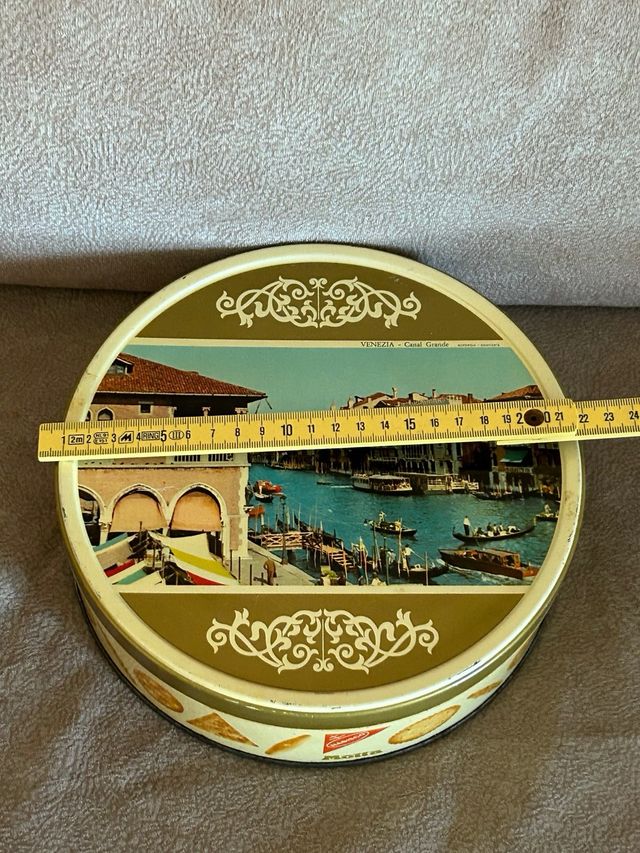 Scatola di latta Vintage della Motta