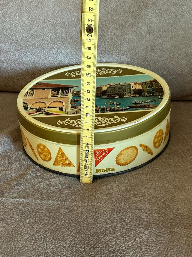 Scatola di latta Vintage della Motta