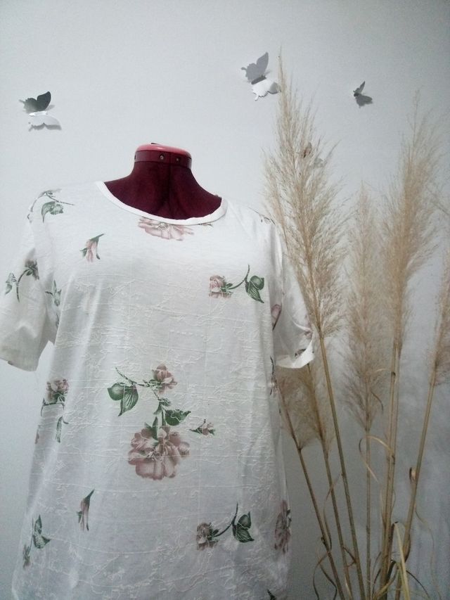 Camiseta floral