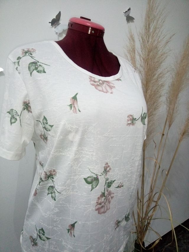 Camiseta floral