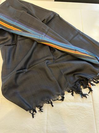 Sciarpa nera a righe