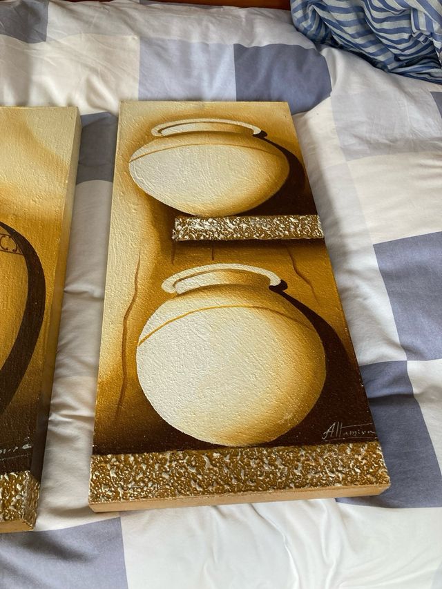 Tres obras de jarrones