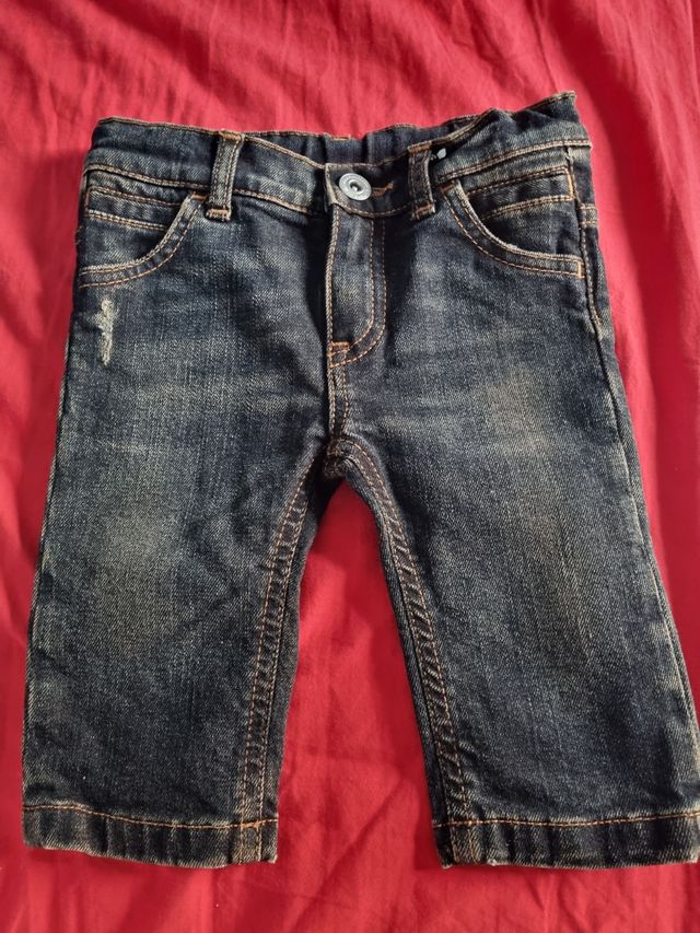 2 pantaloni Dolce&Gabbana e Moschino