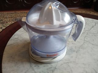 Exprimidor eléctrico