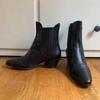 Botines cowboy piel negros de Zara
