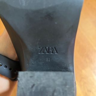 Botines cowboy piel negros de Zara