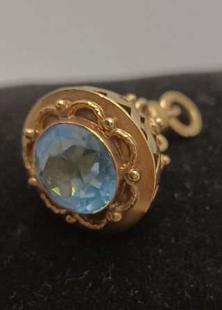 Topacio Azul Colgante 18K. Oro de Ley