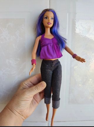 Muñeca Barbie pelo morado 🟣