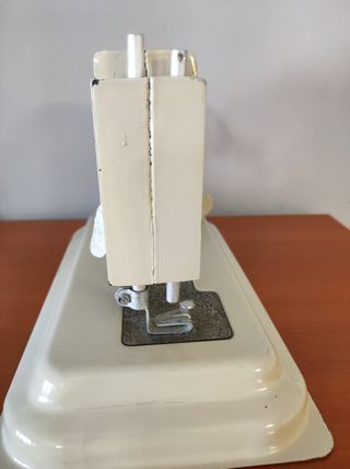 Máquina de coser juguete vintage
